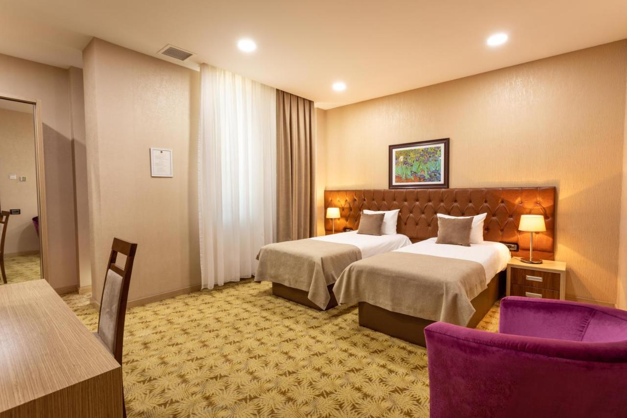 West Shine Hotel Baku Ngoại thất bức ảnh